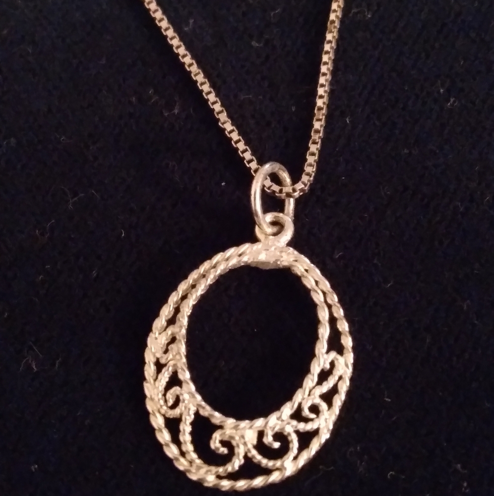 Sterling Silver 18" Box chain necklace w/Charm